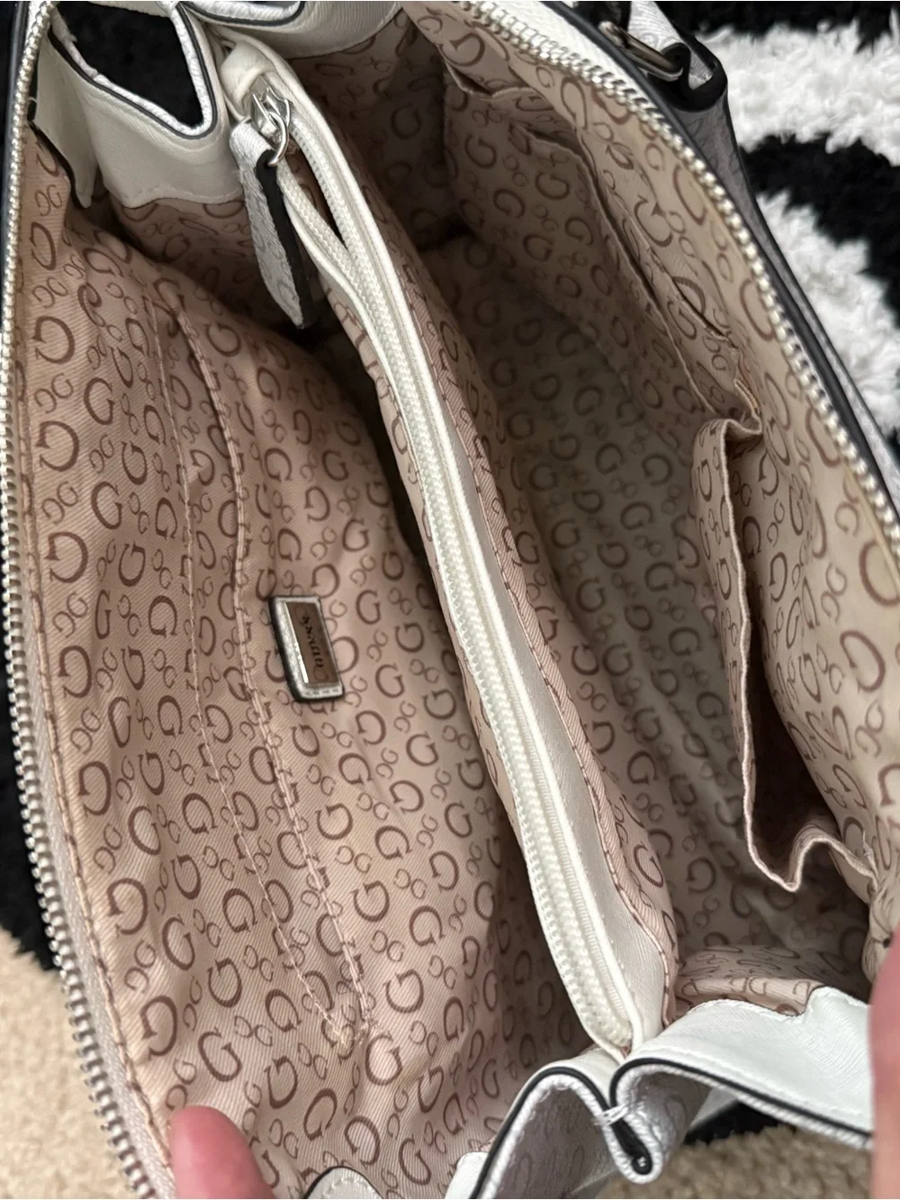 Guess satchel all